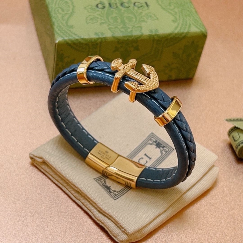 G*u*i bracelets